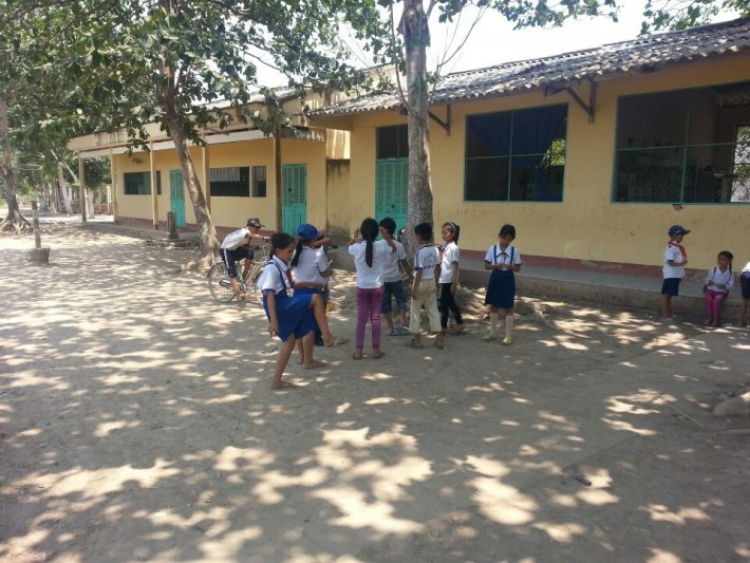 Hình ảnh khảo sát cầu ở trường Tiểu Học Khánh Bình Tây Bắc ở Cà Mau