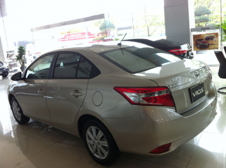 hong-xe-toyota-vios-e.jpg