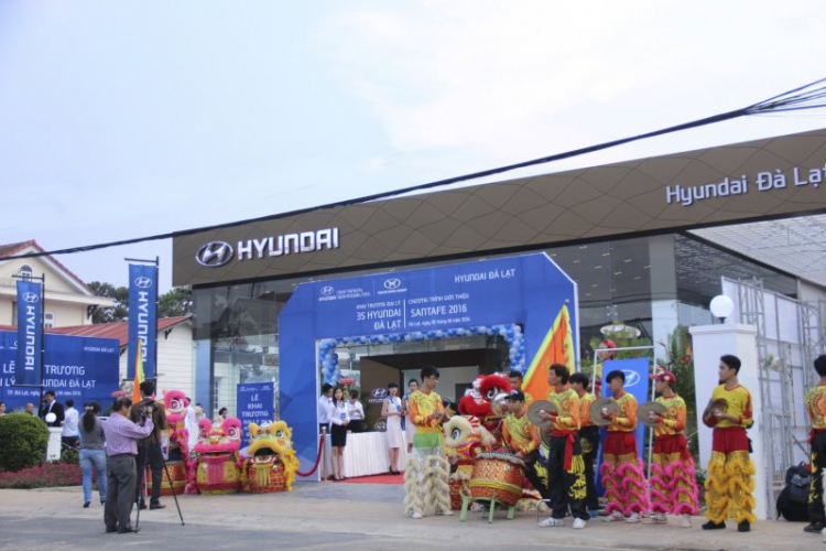 Hyundai Thành Công liên tiếp khai trương 4 đại lý mới