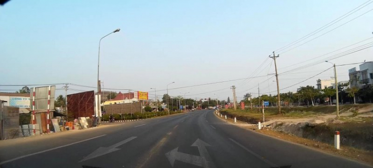 Biển 412 QL1 tại giao lộ vào TT Giá Ray hiệu lực thế nào?