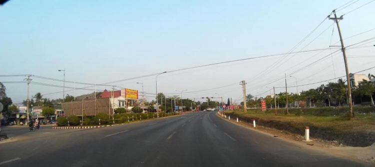 Biển 412 QL1 tại giao lộ vào TT Giá Ray hiệu lực thế nào?