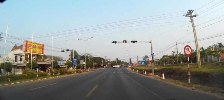 Biển 412 QL1 tại giao lộ vào TT Giá Ray hiệu lực thế nào?