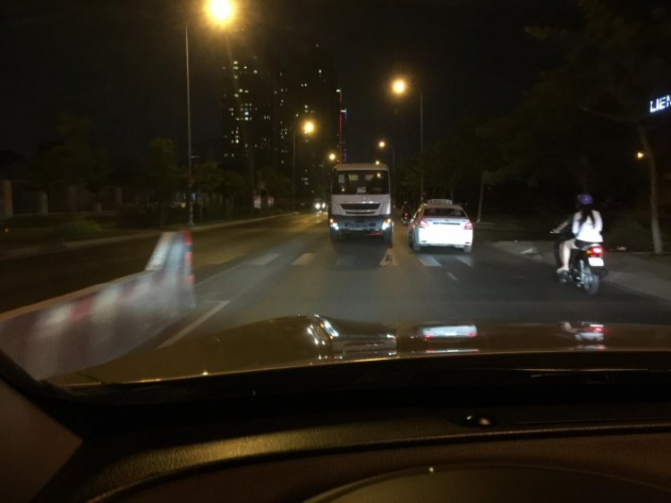 xe chạy ngược đường, vấn nạn ko giải quyết được hả ta???