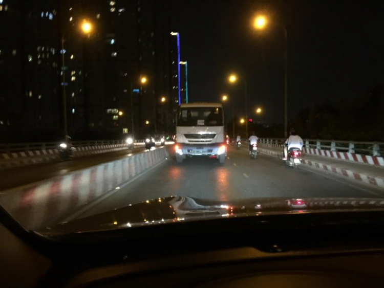 xe chạy ngược đường, vấn nạn ko giải quyết được hả ta???