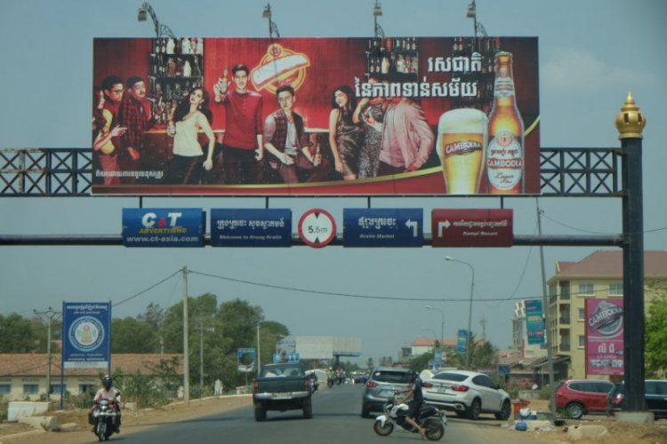 Hành trình OS Caravan xuyên Đông Dương đón mừng Tết Lào 2016 Hành trình OS Caravan xuyên Đông Dương đón mừng Tết Lào 2016