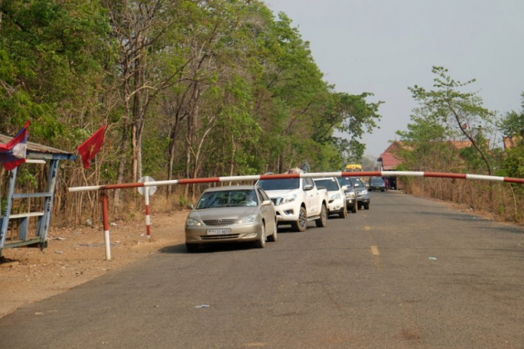 Hành trình OS Caravan xuyên Đông Dương đón mừng Tết Lào 2016 Hành trình OS Caravan xuyên Đông Dương đón mừng Tết Lào 2016