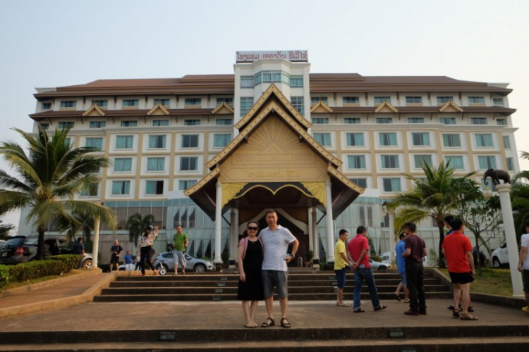 Hành trình OS Caravan xuyên Đông Dương đón mừng Tết Lào 2016 Hành trình OS Caravan xuyên Đông Dương đón mừng Tết Lào 2016