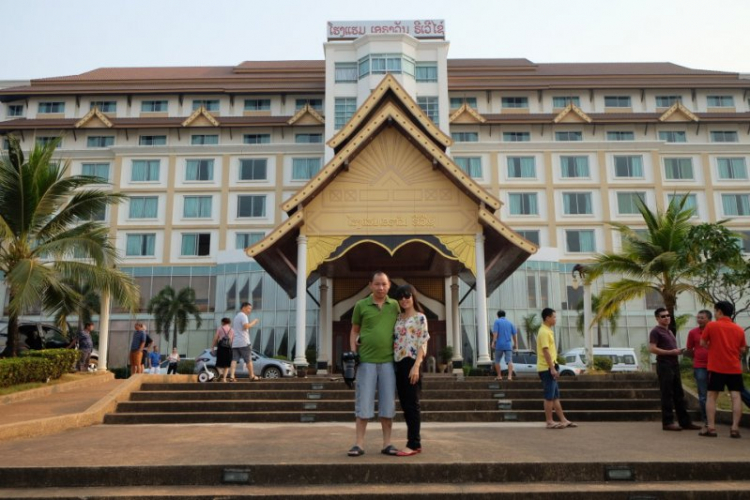Hành trình OS Caravan xuyên Đông Dương đón mừng Tết Lào 2016 Hành trình OS Caravan xuyên Đông Dương đón mừng Tết Lào 2016