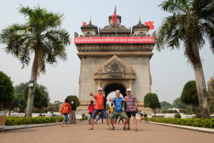 Hành trình OS Caravan xuyên Đông Dương đón mừng Tết Lào 2016 Hành trình OS Caravan xuyên Đông Dương đón mừng Tết Lào 2016