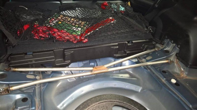 Front Strut Tower Bar cho Subaru Forester Front Strut Tower Bar cho Subaru Forester