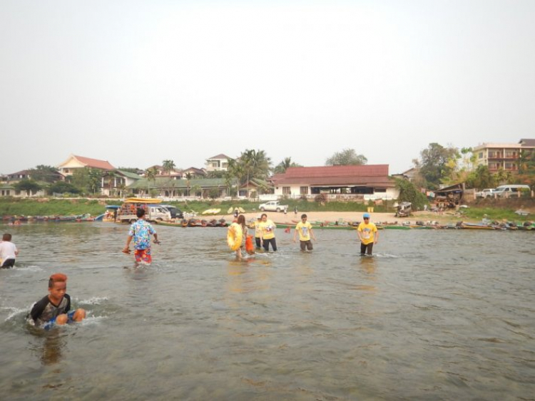 Hành trình OS Caravan xuyên Đông Dương đón mừng Tết Lào 2016 Hành trình OS Caravan xuyên Đông Dương đón mừng Tết Lào 2016