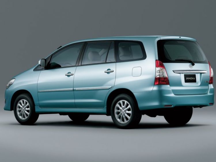 Toyota Việt Nam triệu hồi 764 xe Innova bị lỗi 2 cửa sau