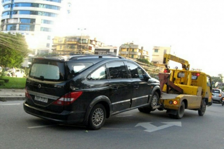 Sài Gòn giờ căng quá, chắc phải đi xe honda thui