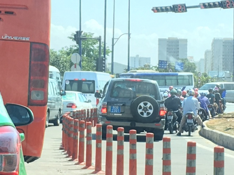 Làm quan không nghiêm...luật còn ra thể thống gì !!!