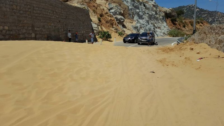 Cung đường biển Cà Ná - Phan Rang. Cung đường biển Cà Ná - Phan Rang.