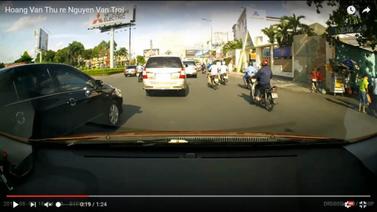Hỏi về vạch liên tục tại đoạn Hoàng Văn Thụ rẽ qua Nguyễn Văn Trỗi Hỏi về vạch liên tục tại đoạn Hoàng Văn Thụ rẽ qua Nguyễn Văn Trỗi