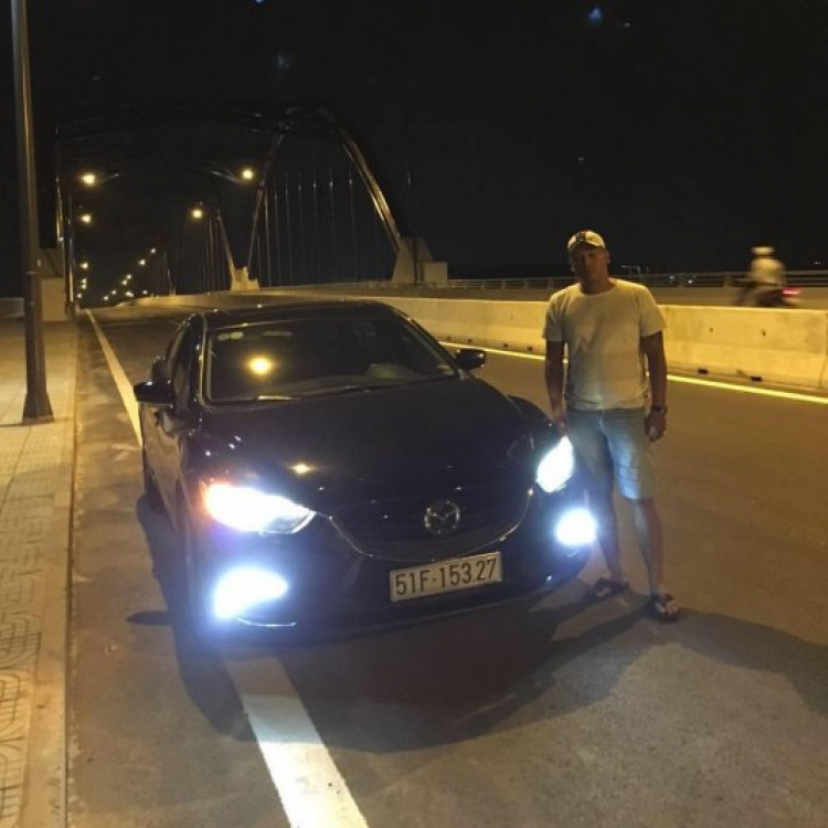 Mazda 51F-153.27 cảm tử trên xa lộ