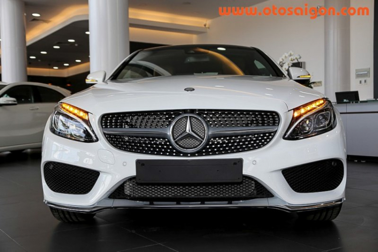 Mercedes C-Class Coupe 2017 đầu tiên về Việt Nam