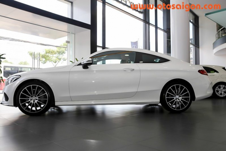 Mercedes C-Class Coupe 2017 đầu tiên về Việt Nam