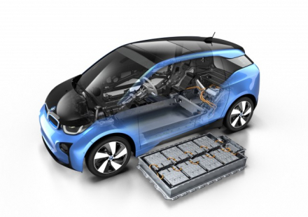 2017-bmw-i3_100553421_m.jpg