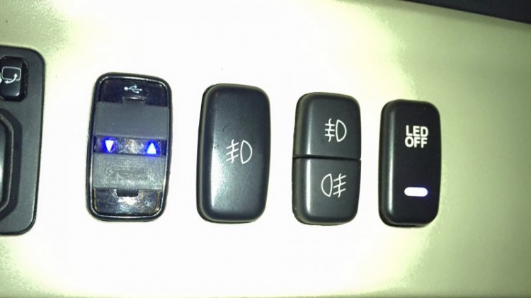 Thanh lý đồ xe Mitsubishi Thanh lý đồ xe Mitsubishi
