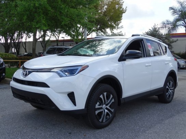 Em qua Mỹ, nên mua Honda CR-V hay Toyota Rav4? Em qua Mỹ, nên mua Honda CR-V hay Toyota Rav4?