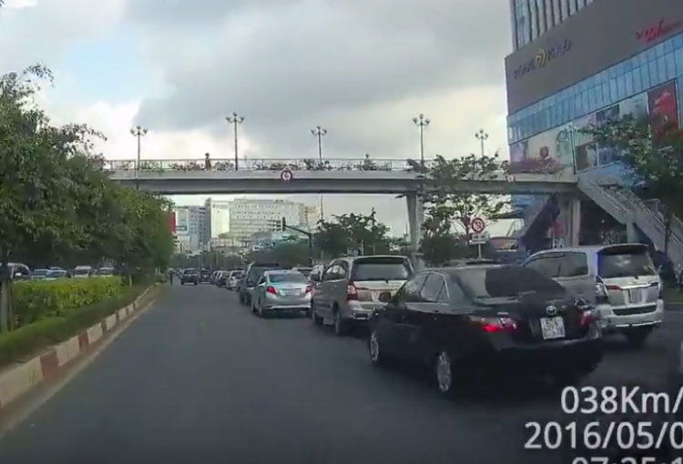 Đoạn Điện Biên Phủ đã cấm quẹo trái theo giờ vào D1. Em gái xxx hướng dẫn mà không thổi ... còi Đoạn Điện Biên Phủ đã cấm quẹo trái theo giờ vào D1. Em gái xxx hướng dẫn mà không thổi ... còi
