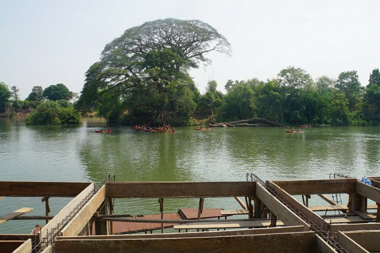 Hành trình Vietnam-Laos-Cambodia, Previa Club