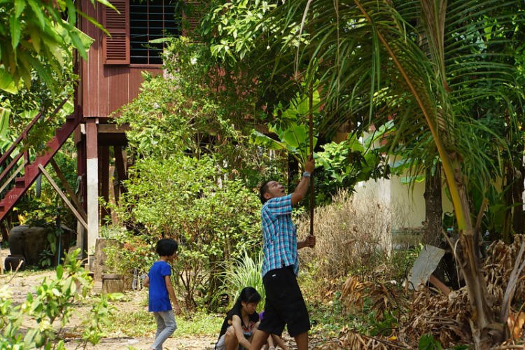 Hành trình Vietnam-Laos-Cambodia, Previa Club