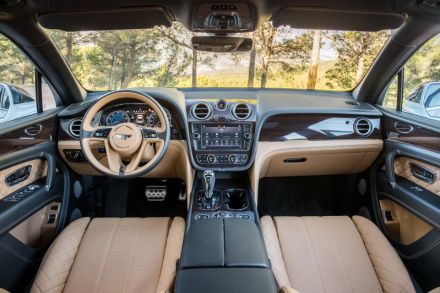 Bentley Bentayga (7).jpg