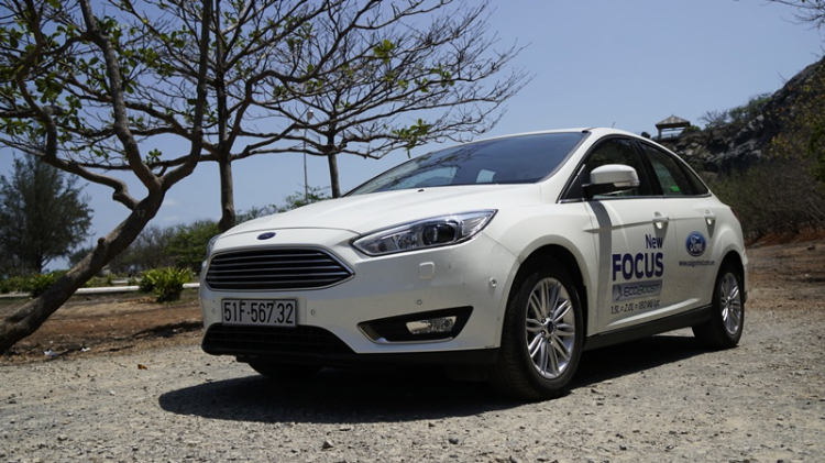 Đánh giá Ford Focus Titanium Ecoboost 2016