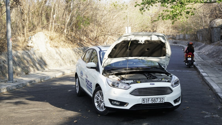 Đánh giá Ford Focus Titanium Ecoboost 2016