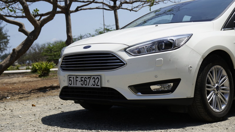 Đánh giá Ford Focus Titanium Ecoboost 2016