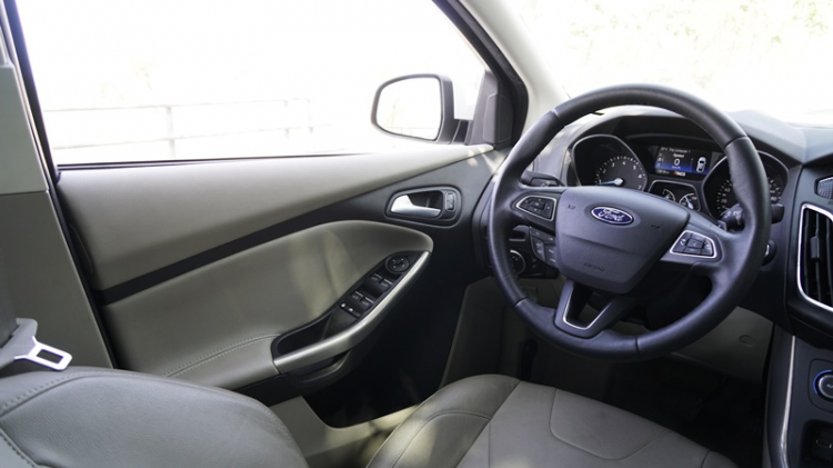 Đánh giá Ford Focus Titanium Ecoboost 2016