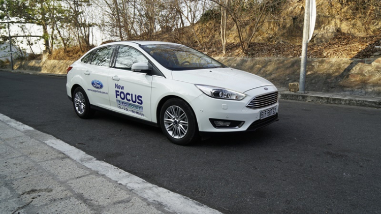 Đánh giá Ford Focus Titanium Ecoboost 2016