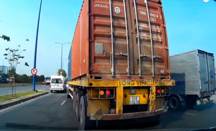 Tổng hợp xe đầu kéo : Đừng già néo đứt dây !