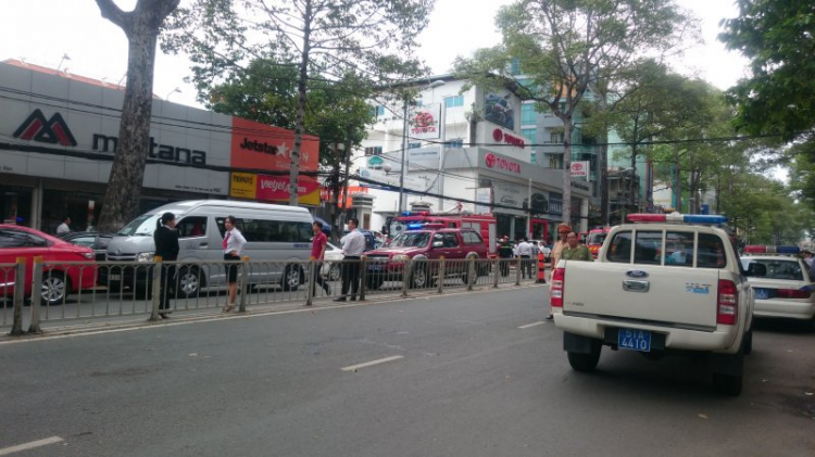 Gara Toyota An Thành cháy!