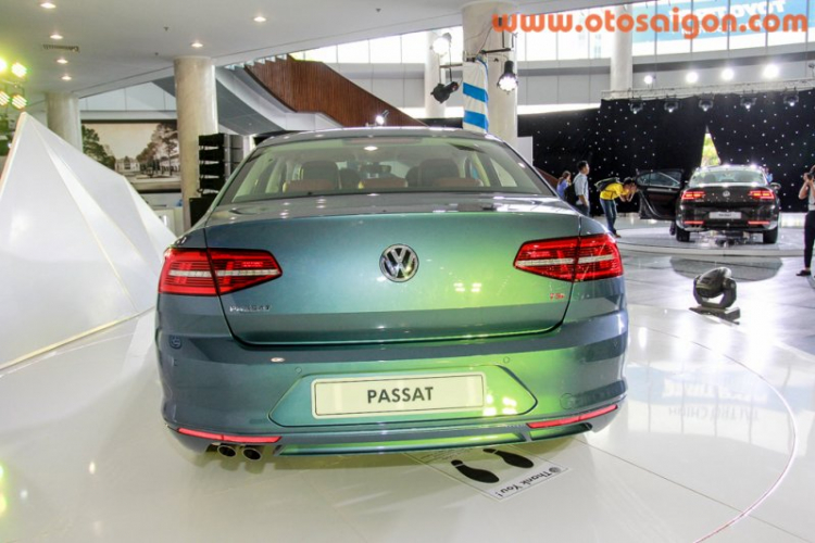 Volkswagen Passat cạnh tranh với Camry, giá từ 1,45 tỷ đồng