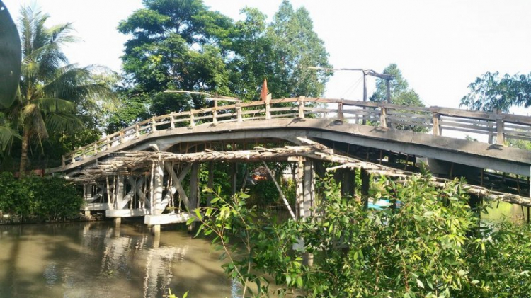 Chuẩn bị cho lễ khánh thành cầu từ thiện của FFC Chuẩn bị cho lễ khánh thành cầu từ thiện của FFC