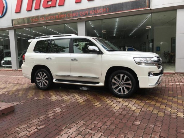 Toyota Land Cruiser "nhập ngoài" - chất chơi riêng của đại gia Việt