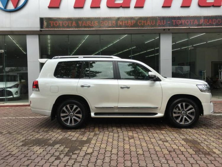 Toyota Land Cruiser "nhập ngoài" - chất chơi riêng của đại gia Việt