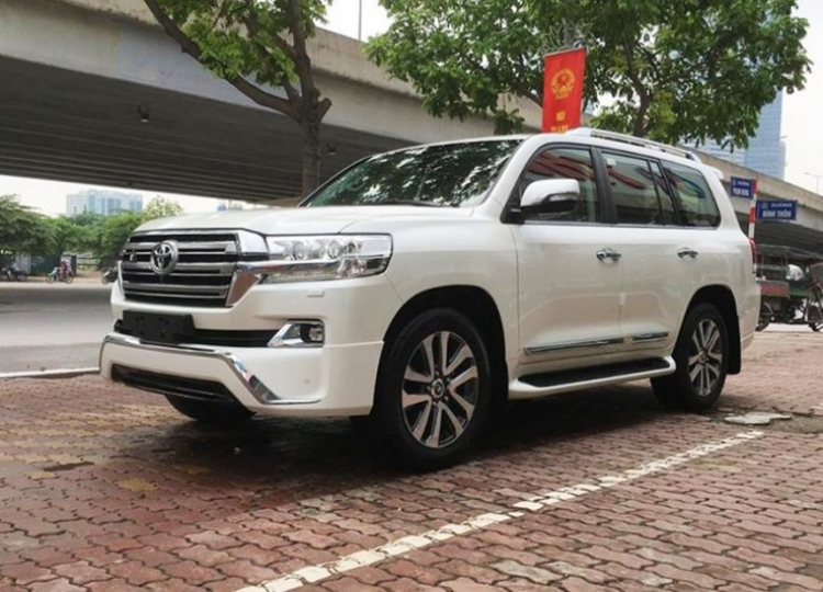 Toyota Land Cruiser "nhập ngoài" - chất chơi riêng của đại gia Việt