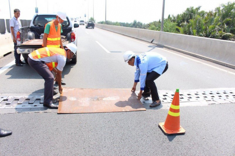 Nổ vỏ, tét mâm khi chạy trên cao tốc Long Thành - Dầu Giây Nổ vỏ, tét mâm khi chạy trên cao tốc Long Thành - Dầu Giây