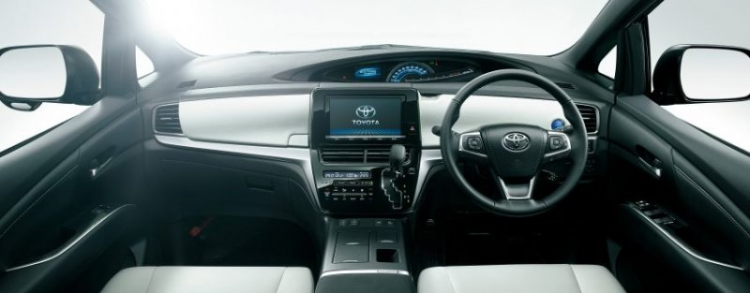 Toyota Previa 2016 chính thức ra mắt tại Nhật Bản