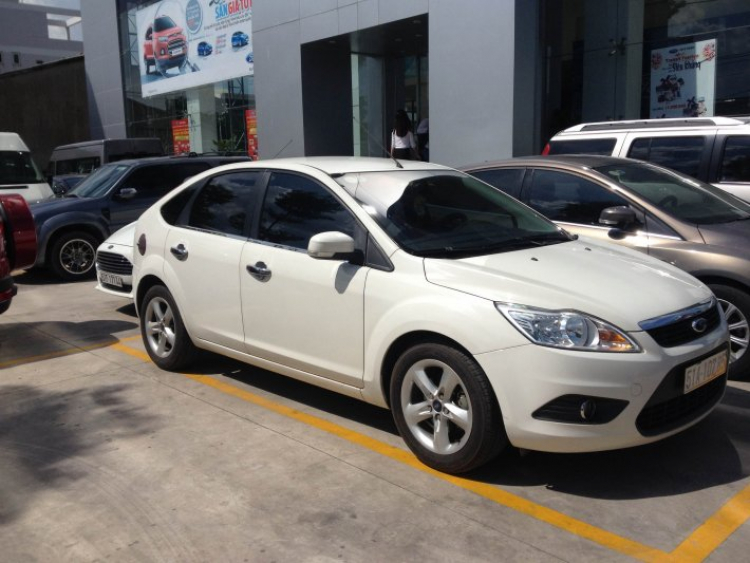 Có ai giới thiệu giùm Em  con sedan toyota số sàn tầm 300 củ, em xin đa tạ!