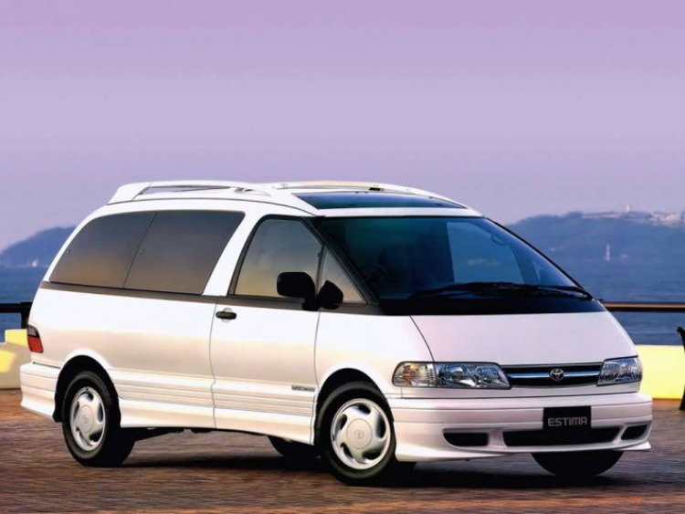 Toyota Previa 2016 chính thức ra mắt tại Nhật Bản