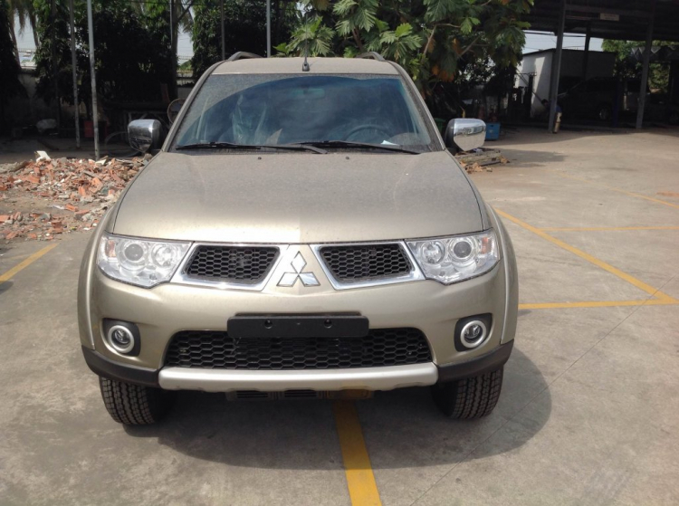 mua pajero spots doi 2014