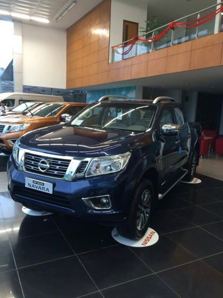 Chọn Ford Ranger 2.2  hay Nissan Navara VL?