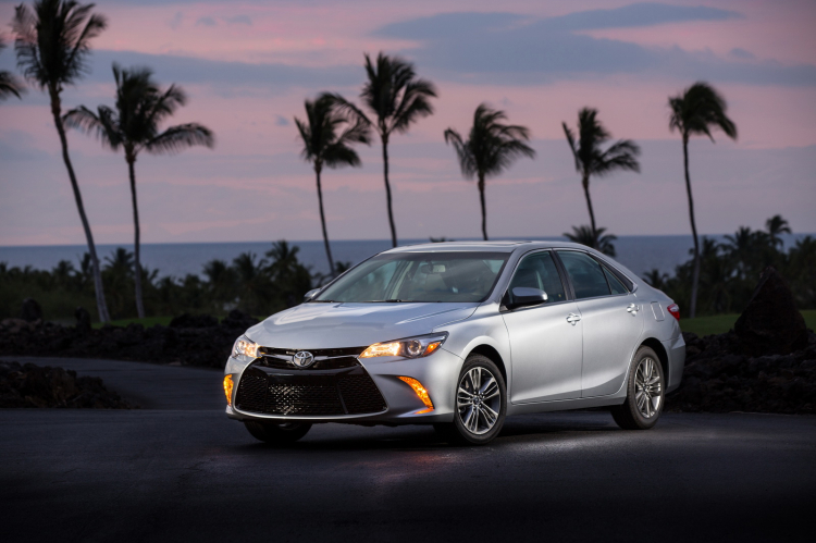 Camry vẫn là mẫu xe bán chạy nhất nước Mỹ sau 14 năm