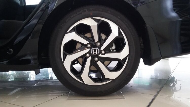 Honda Accord 2016 có giá 1,47 tỷ đồng tại Việt Nam Honda Accord 2016 có giá 1,47 tỷ đồng tại Việt Nam
